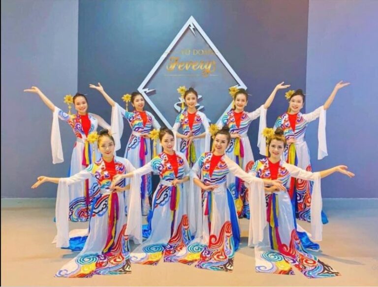 💃 TỰ TIN TỎA SÁNG TRÊN SÂN KHẤU CÙNG Trang Phục Múa Cần Thơ ✨